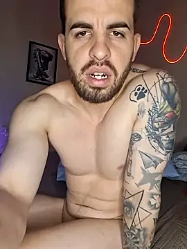 Cubanotatuado webcam