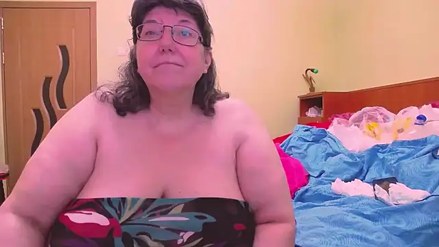 HugeTits webcam