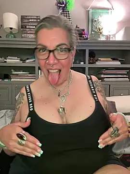dieseldame1313 webcam