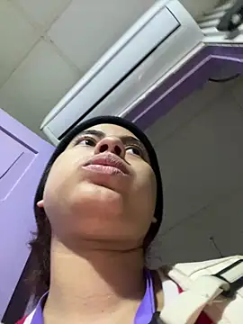 Eva_Feller69