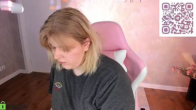 luna_c0ra webcam