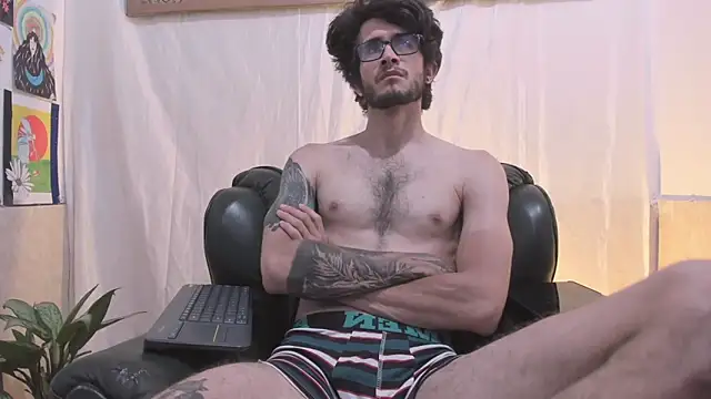 Loggan_donnelly webcam