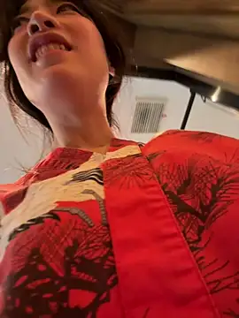 美女yourkeer在线直播