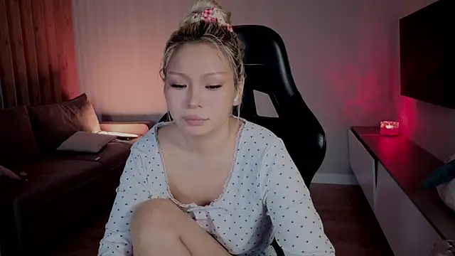 RileyMee webcam