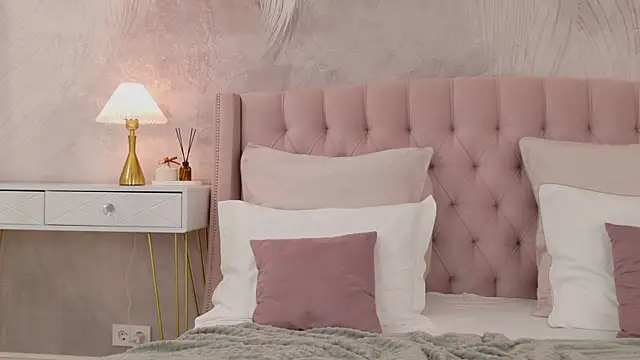 NoraHaynes webcam
