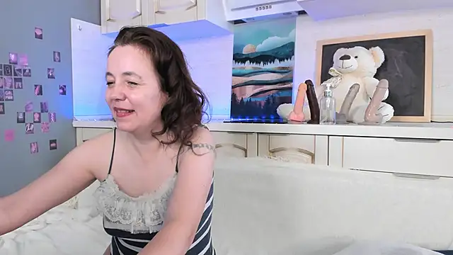 Kira_Adler webcam