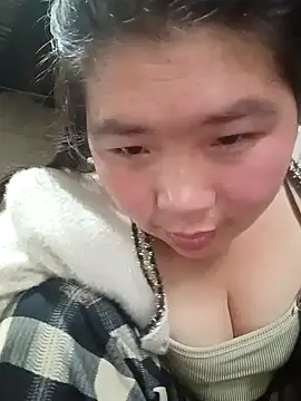 quynhkoolbae webcam