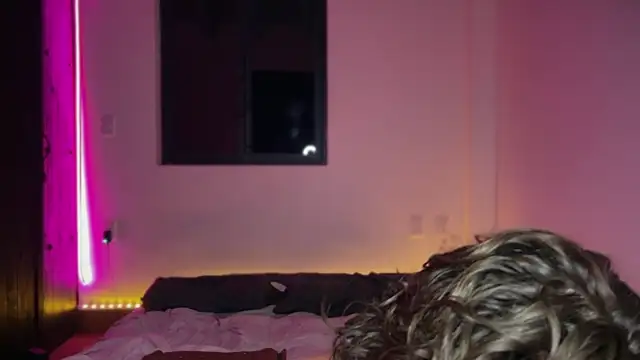mcklister_kinky_feets webcam