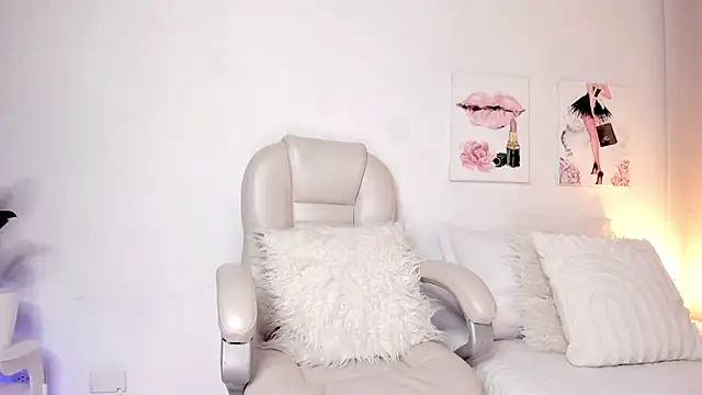 ReynaLuxe webcam