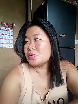 Lovelywoman43 webcam