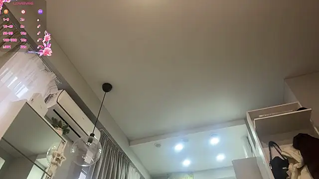 selena_favn webcam
