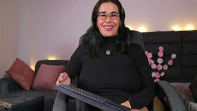 kathieandpovcock1 webcam