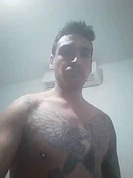Leooo1722 webcam