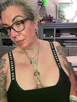 dieseldame1313 webcam