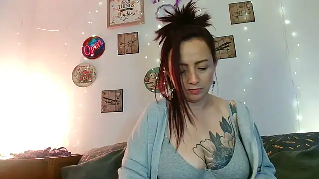 Katicalatinmilf webcam