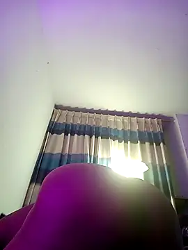 ZephyraMoan webcam