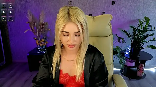 NikkiiStill webcam