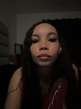 nikkiloveee webcam