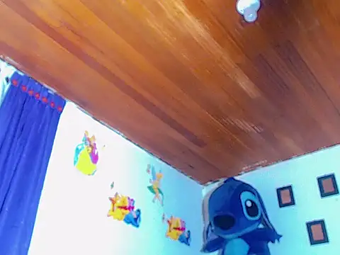 IsisKourtney webcam