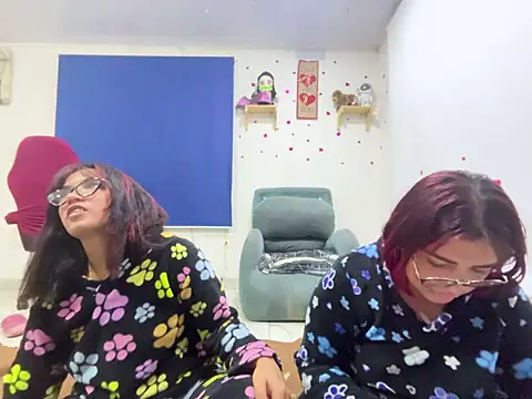 lucyheart_8 webcam