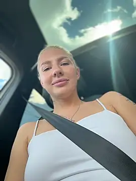 newlale (G young) - Topless + video for last tip