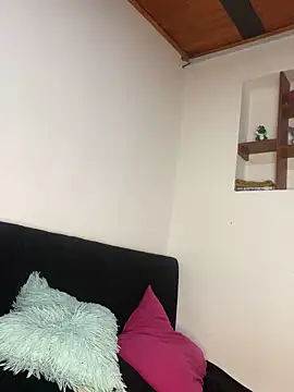 hotwife26 (F teen) - squirt