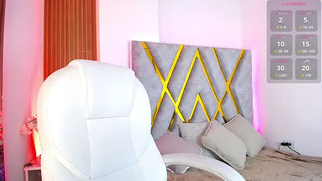 violet_collins1 (F teen) - Show tits + slap :movingboobs: