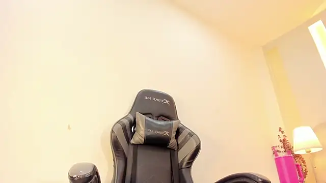 SalomeeBell webcam