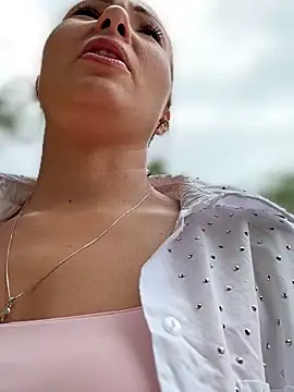 Wonder_Kari webcam