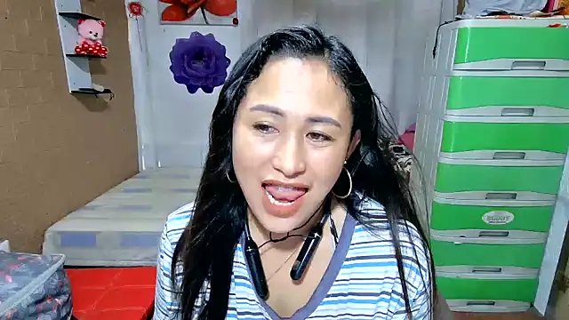 Filipina_Desire webcam