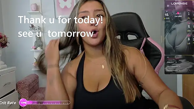 Melannyy_ webcam