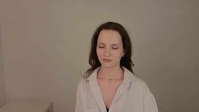 Ariadna_Shy webcam