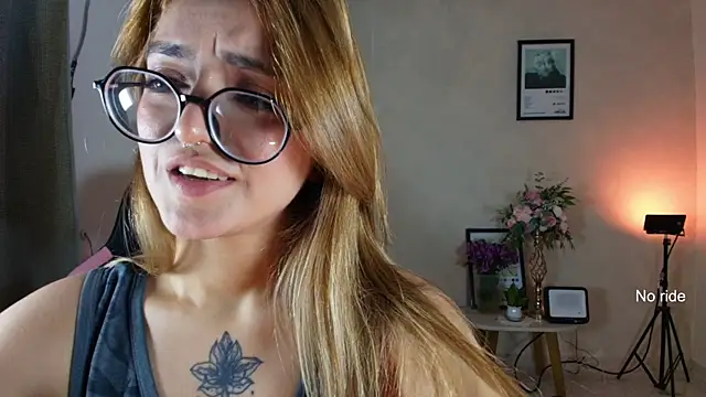 SweetJennaa webcam