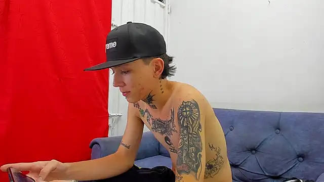 StraightBoy_Nick webcam