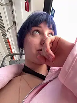 Only_April webcam