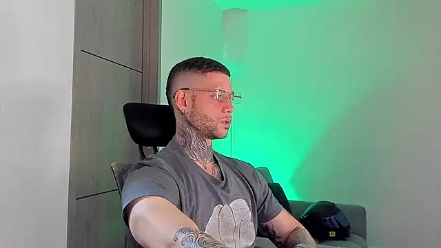 _jamesleandros1 webcam