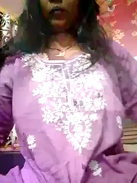 Ayesha_Khan1