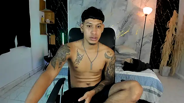 slim_master12 (M young) - cum on my chest