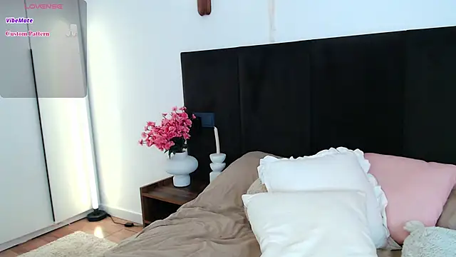 LunaticaBae webcam