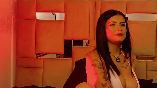 miss_luciana__ webcam