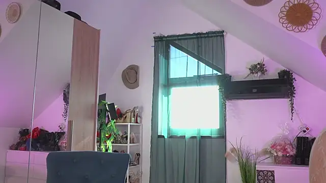 Amaliamour live sex cam