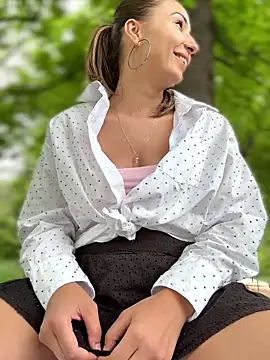 Wonder_Kari webcam