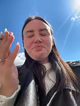 KiraSunshine live sex cam