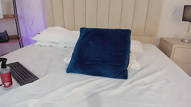 LilithHarperr_ webcam