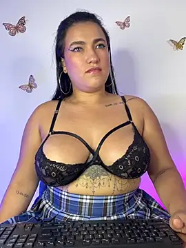 veronica__olsonn webcam