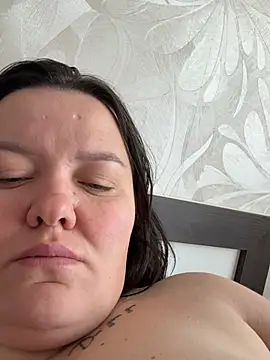 SunnyLeila2101 webcam