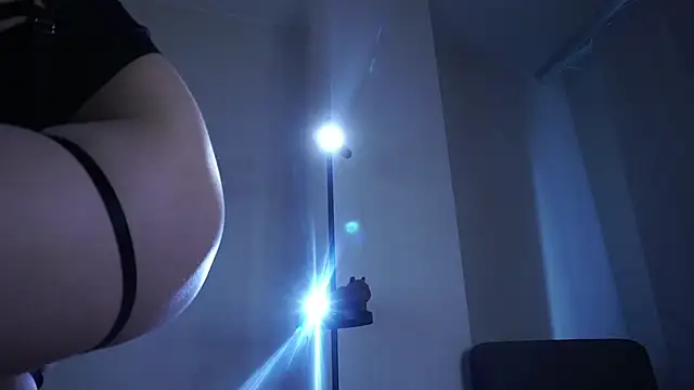 ClarineCasebolt webcam