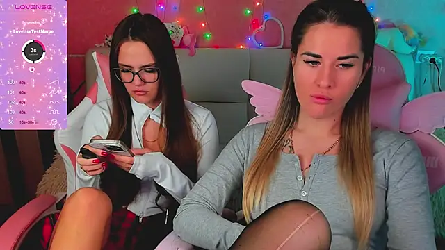 hotty_girls_here webcam