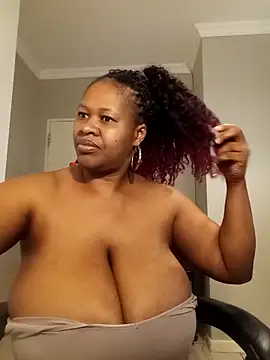 bustylisa1983 webcam