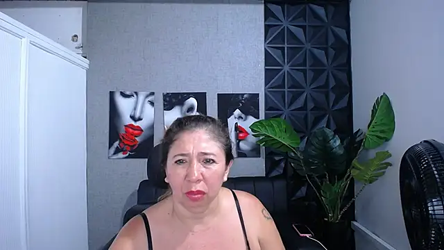 Valentinaa_mature webcam